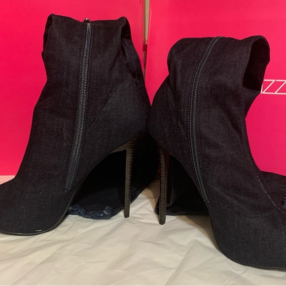 Mazara Heeled Peek-Toe Boot Size 9 Dark Denim - Picture 2 of 8